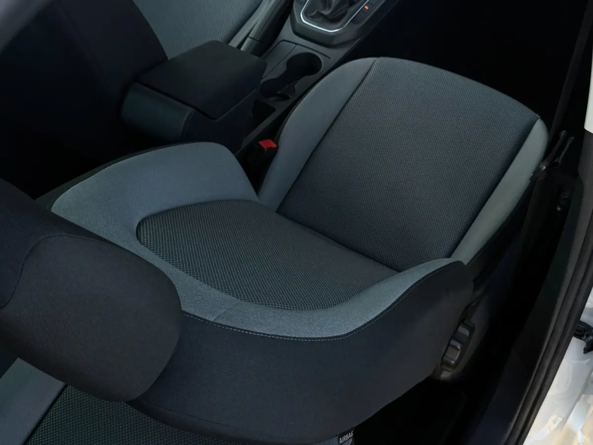 1.0 TSI Style Intense / Camera / Carplay + Android Auto / Adaptive Cruise / PDC V+A / Garantie /