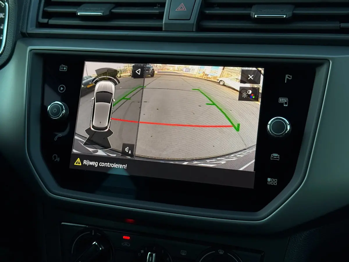 1.0 TSI Style Intense / Camera / Carplay + Android Auto / Adaptive Cruise / PDC V+A / Garantie /