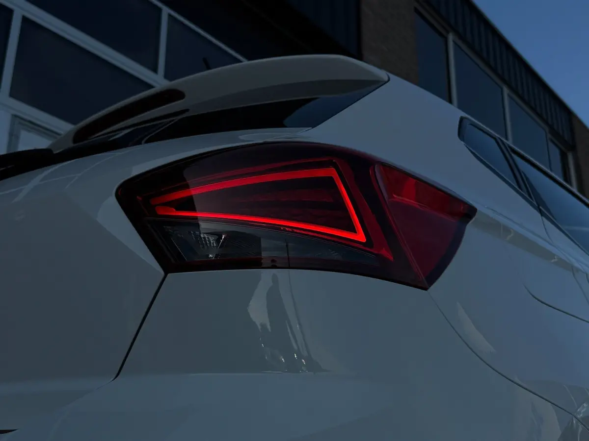 1.0 TSI Style Intense / Camera / Carplay + Android Auto / Adaptive Cruise / PDC V+A / Garantie /