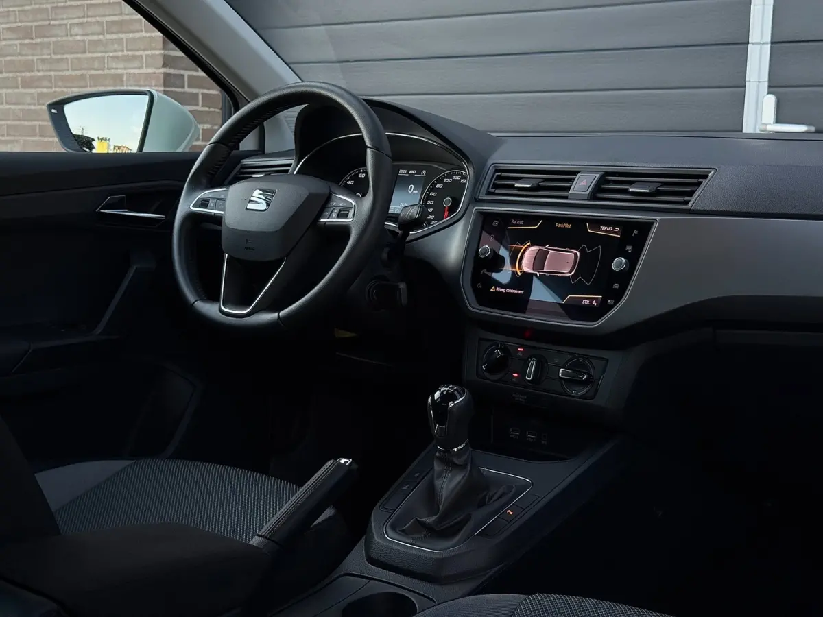 1.0 TSI Style Intense / Camera / Carplay + Android Auto / Adaptive Cruise / PDC V+A / Garantie /