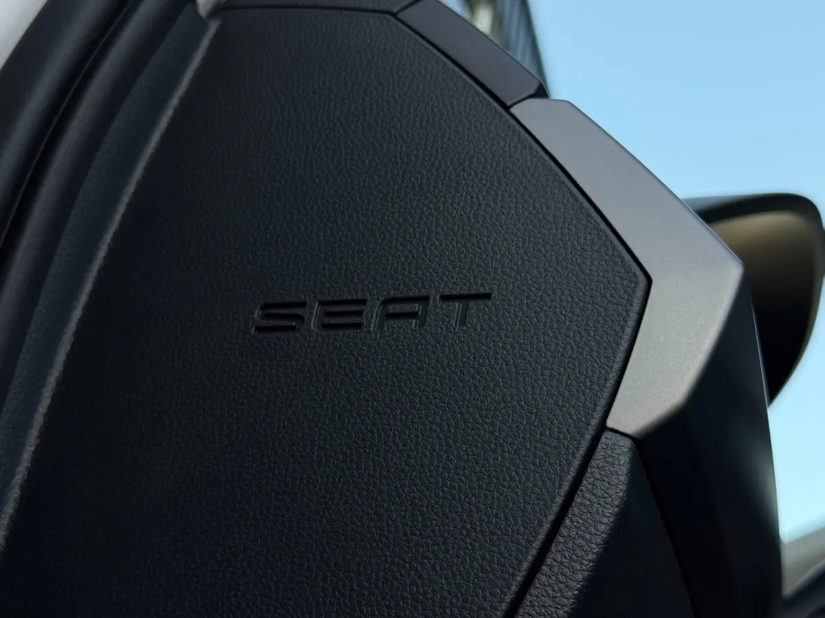 1.0 TSI Style Intense / Camera / Carplay + Android Auto / Adaptive Cruise / PDC V+A / Garantie /