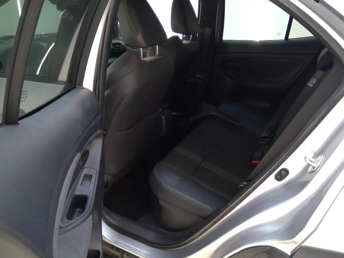 1.5 Hybrid Adventure+Led+Leder+Navigatie+JBL-Sound+camera+stoel+verw+18"Lmv+cruise = UNIEKE UITV !!