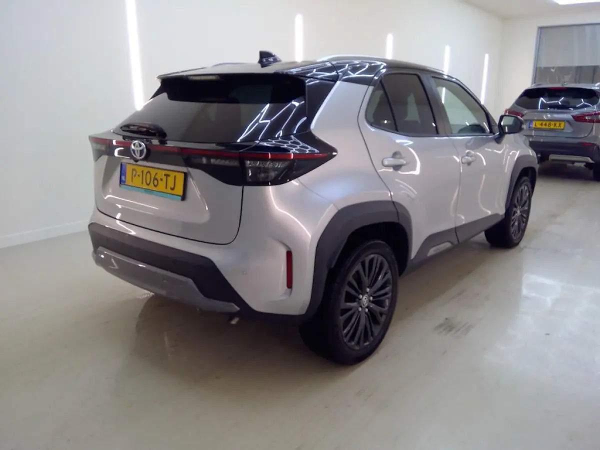 1.5 Hybrid Adventure+Led+Leder+Navigatie+JBL-Sound+camera+stoel+verw+18"Lmv+cruise = UNIEKE UITV !!