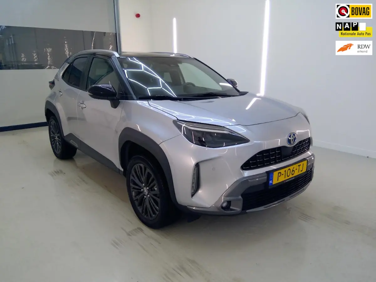 1.5 Hybrid Adventure+Led+Leder+Navigatie+JBL-Sound+camera+stoel+verw+18"Lmv+cruise = UNIEKE UITV !!