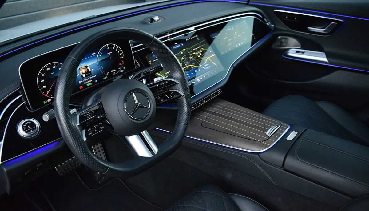 300 e Exclusive Line*AMG Pakket*PANO*Trekhaak*Dubbel scherm*35Dkm