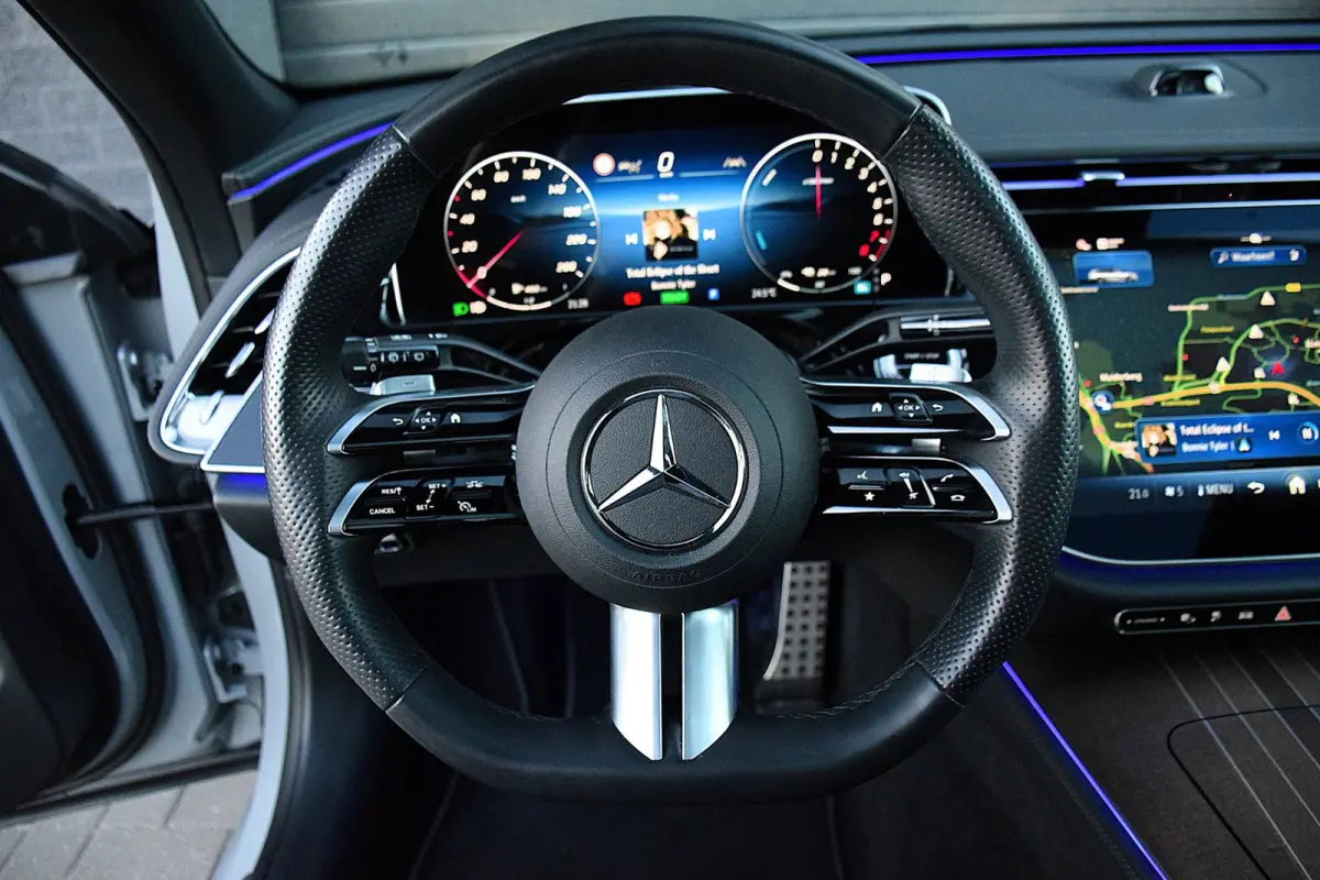 300 e Exclusive Line*AMG Pakket*PANO*Trekhaak*Dubbel scherm*35Dkm