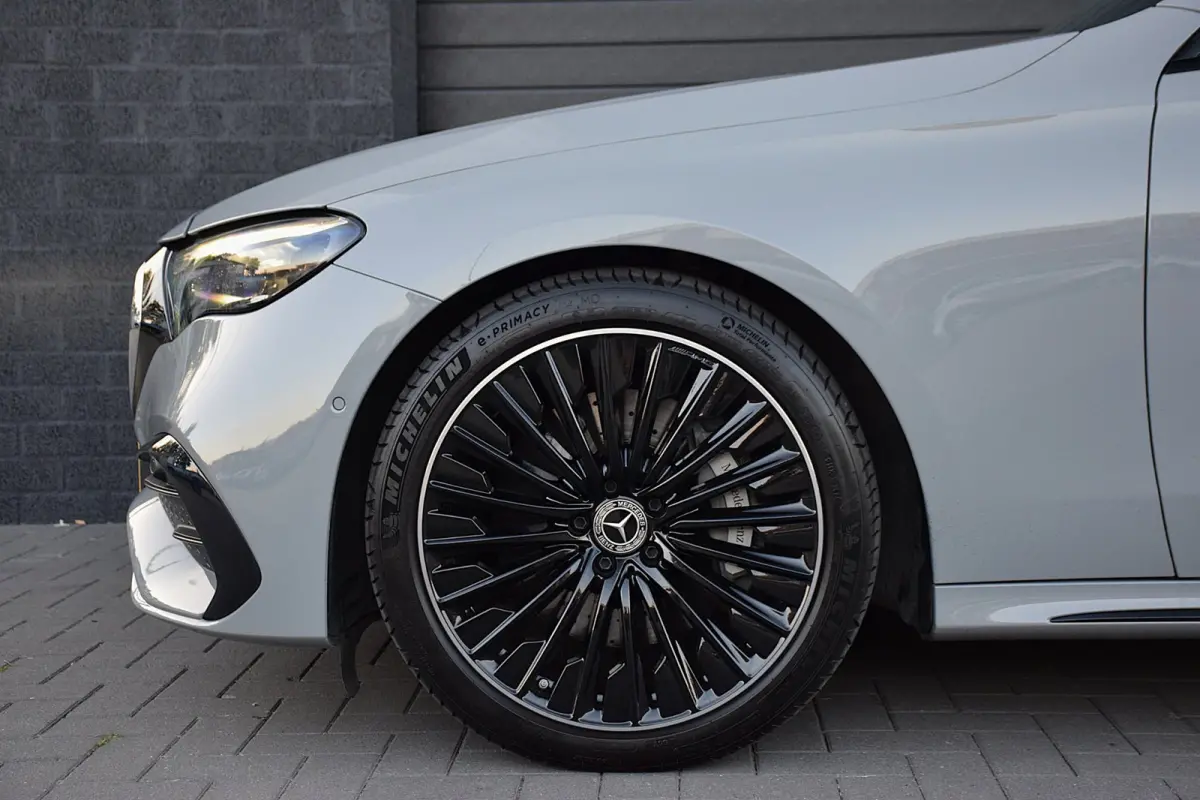 300 e Exclusive Line*AMG Pakket*PANO*Trekhaak*Dubbel scherm*35Dkm