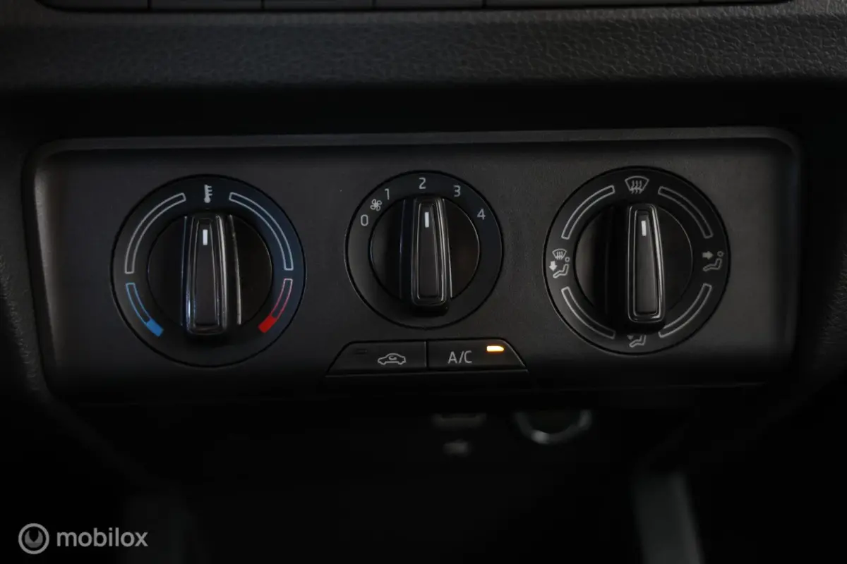 1.0 TSI Ambition - Cruise control - Bluetooth - Airco