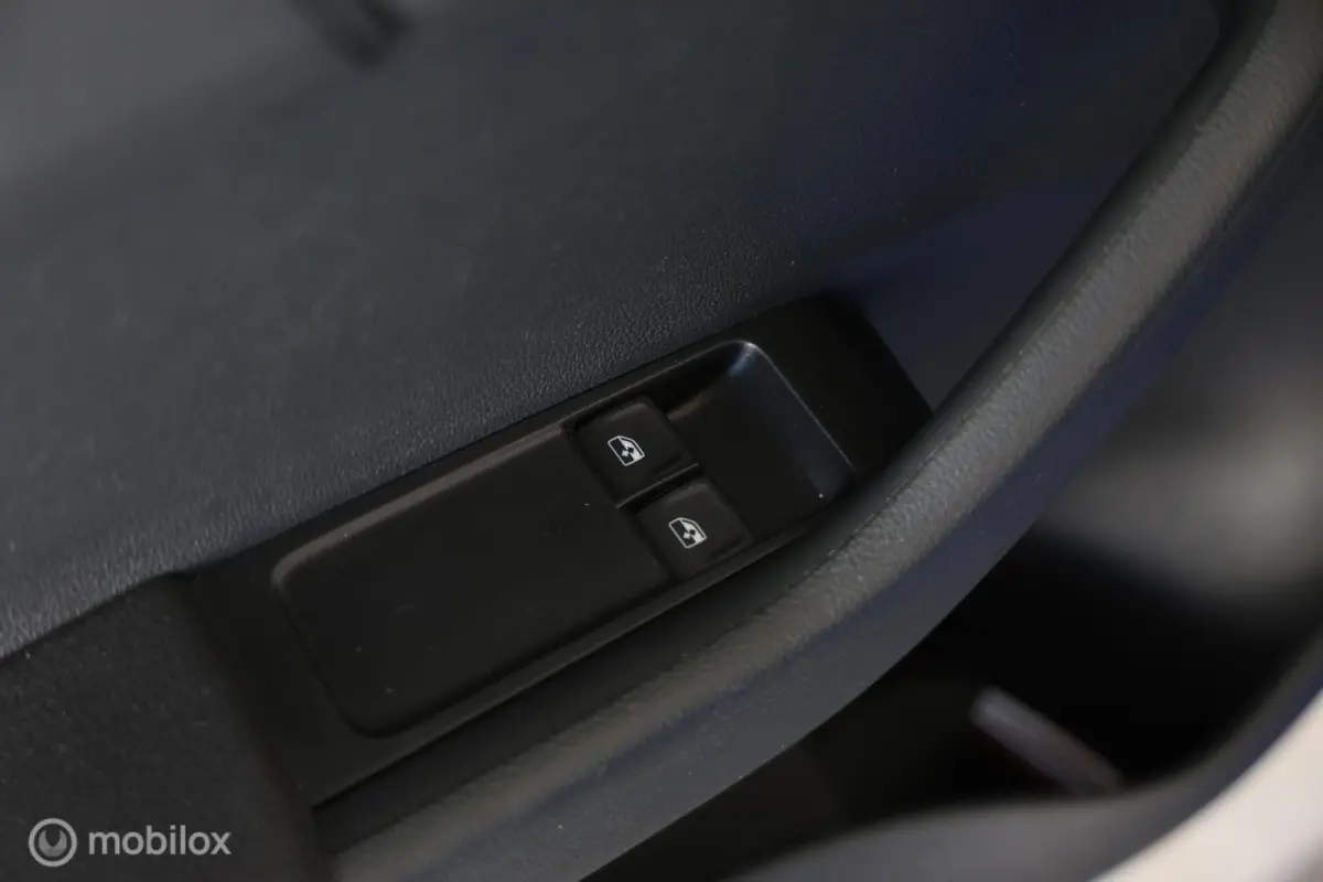 1.0 TSI Ambition - Cruise control - Bluetooth - Airco