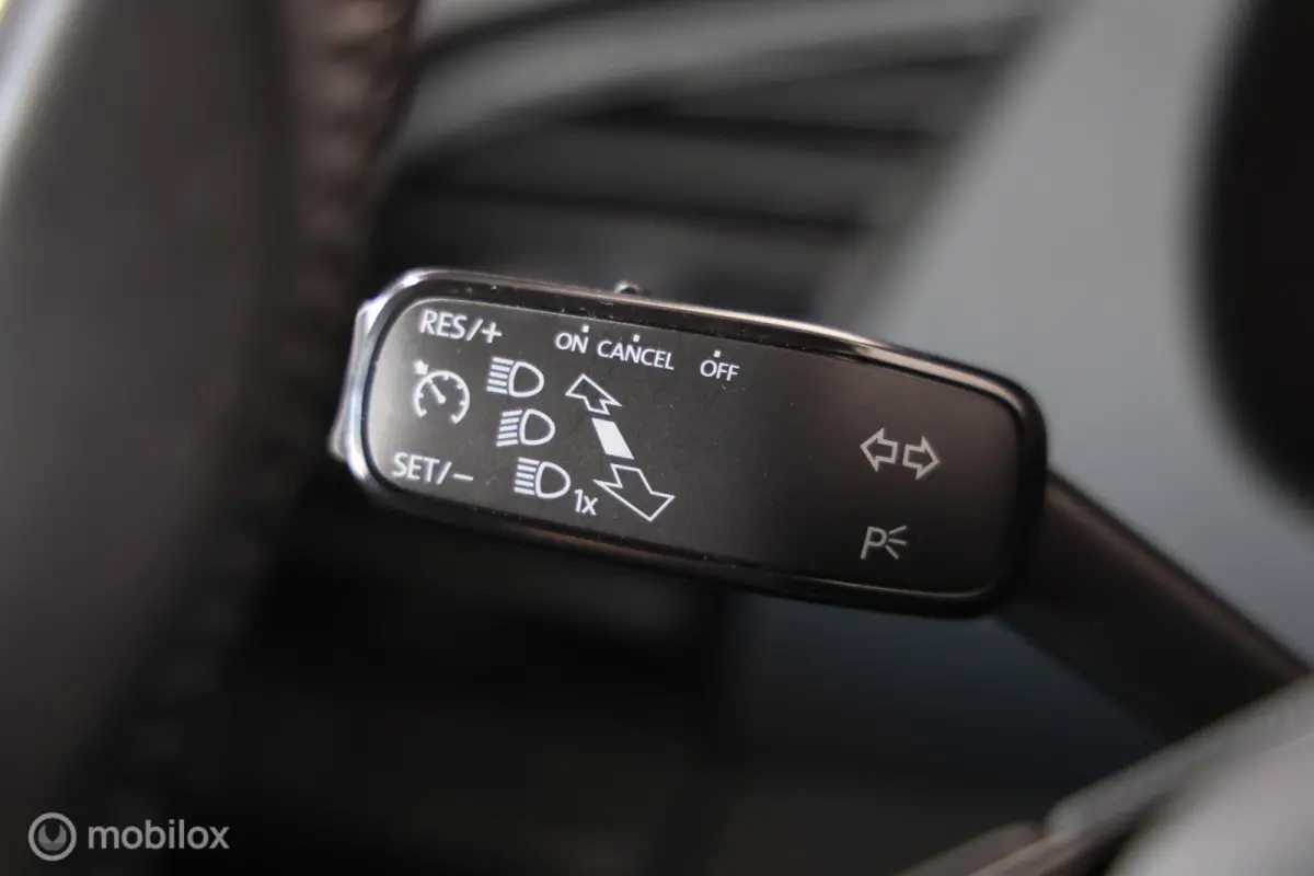 1.0 TSI Ambition - Cruise control - Bluetooth - Airco