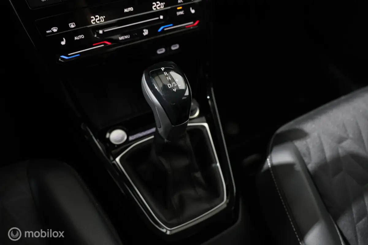 1.0 TSI - Afneembare trekhaak - Stoelverwarming - Camera