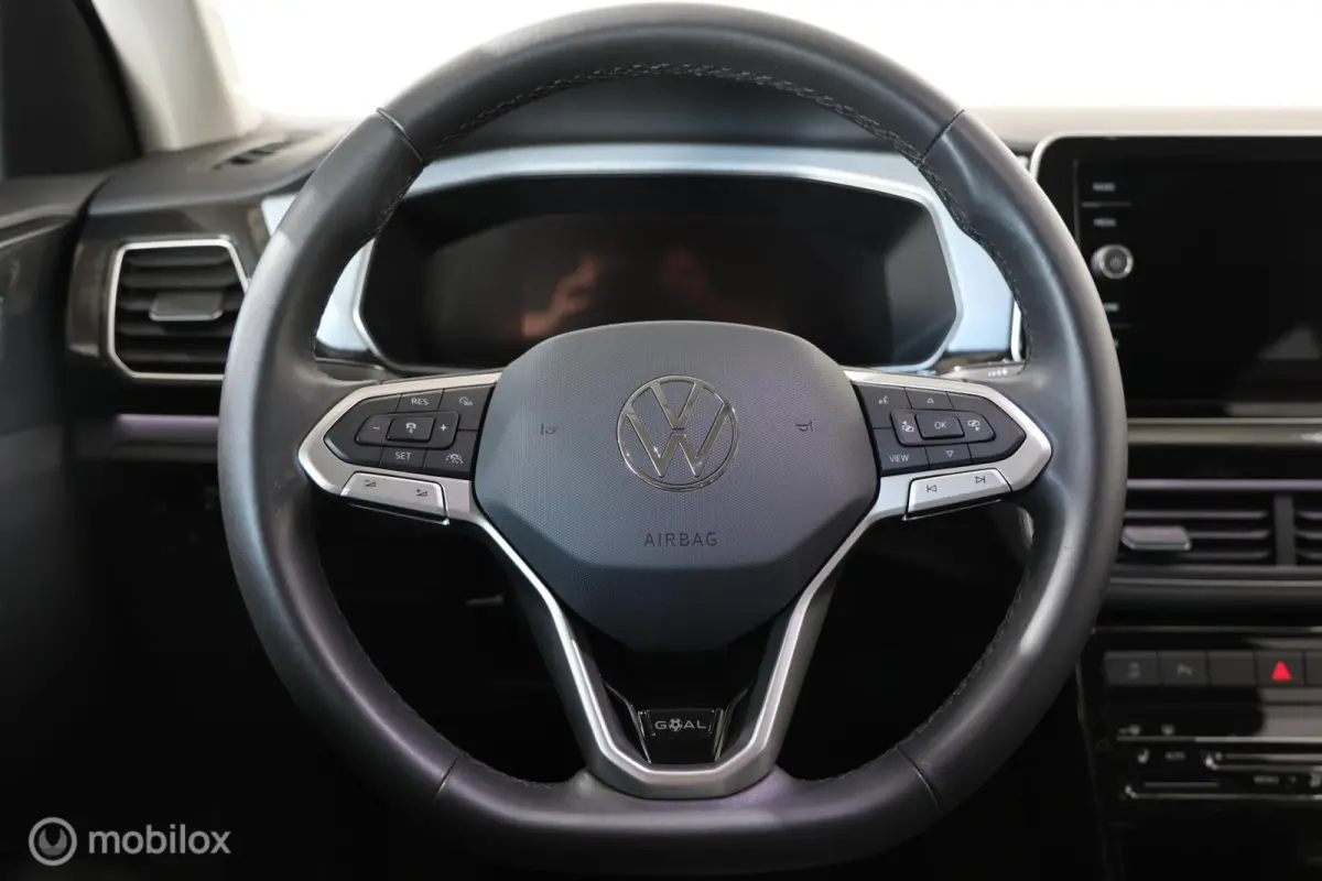 1.0 TSI - Afneembare trekhaak - Stoelverwarming - Camera