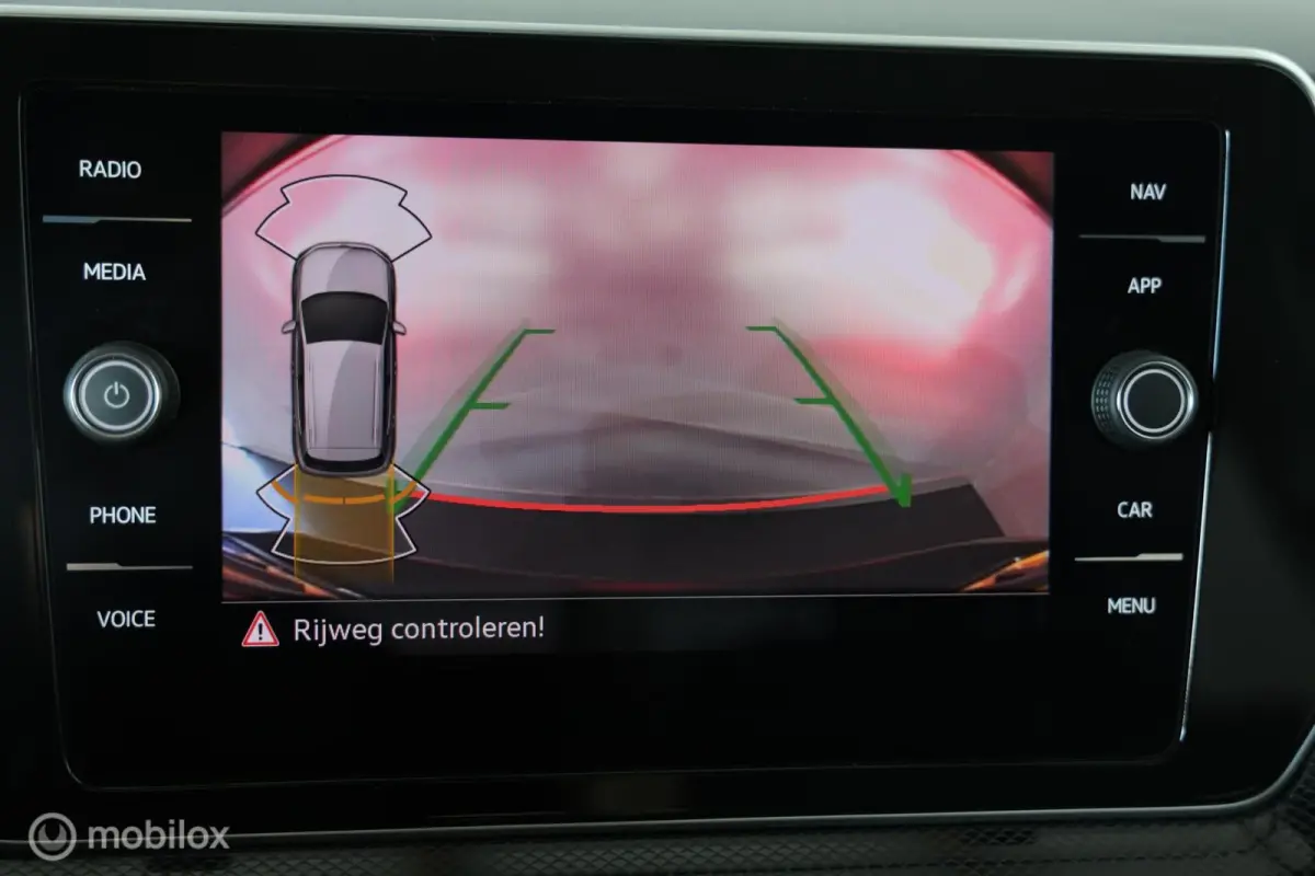 1.0 TSI - Afneembare trekhaak - Stoelverwarming - Camera