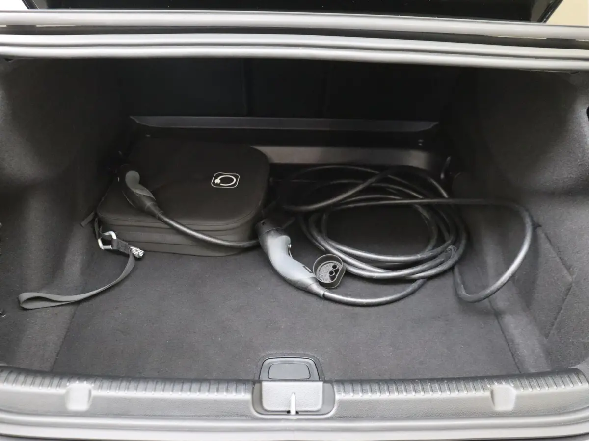 300 Sport Edition 89 kWh / Memory-Stoelen / Panaromadak / 360Graden-Camera / Night-Pakket / Burmeister /