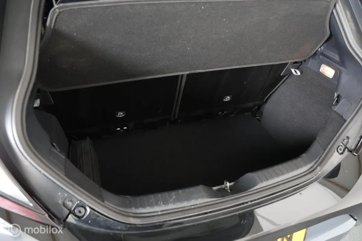 1.0 VVT-i S-CVT Play - Stoelverwarming - Carplay - Camera