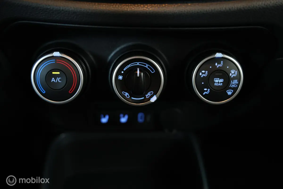 1.0 VVT-i S-CVT Play - Stoelverwarming - Carplay - Camera