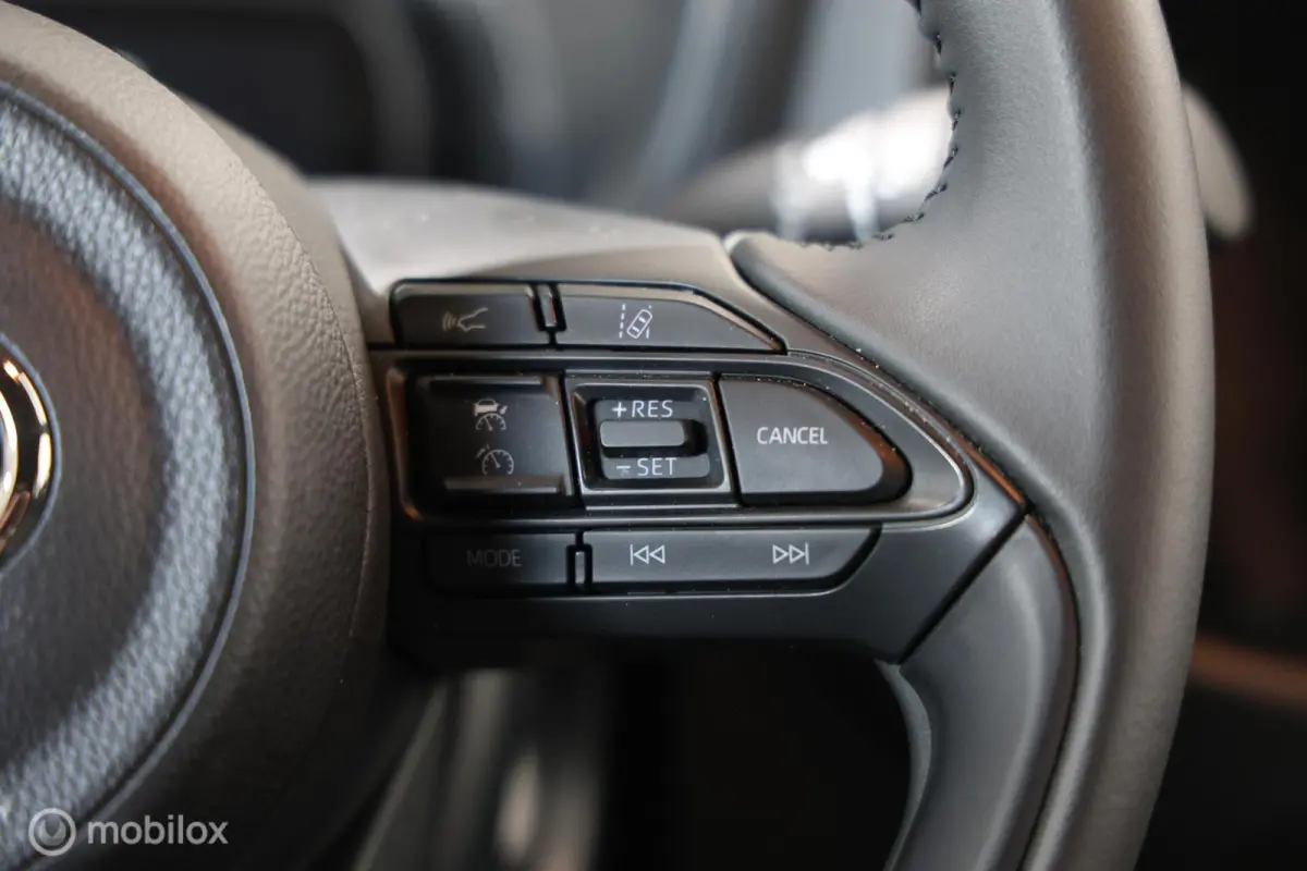 1.0 VVT-i S-CVT Play - Stoelverwarming - Carplay - Camera