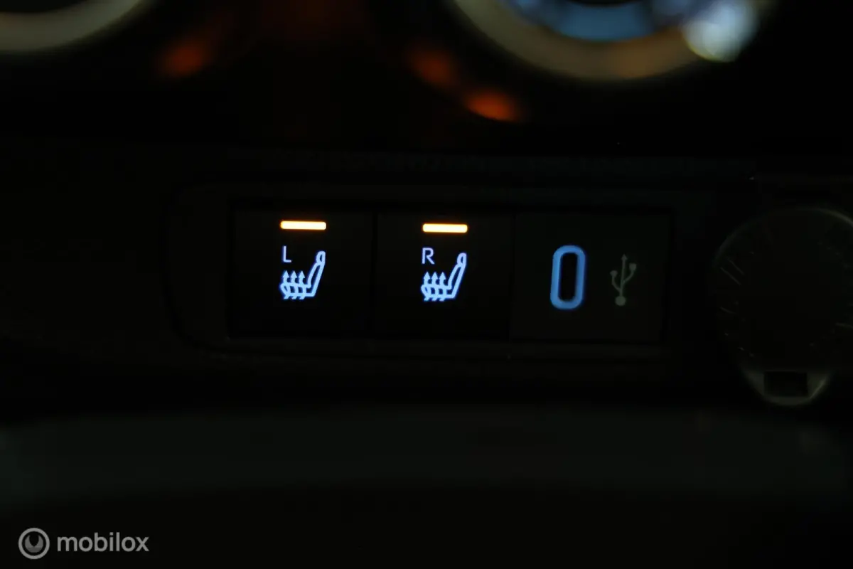1.0 VVT-i S-CVT Play - Stoelverwarming - Carplay - Camera