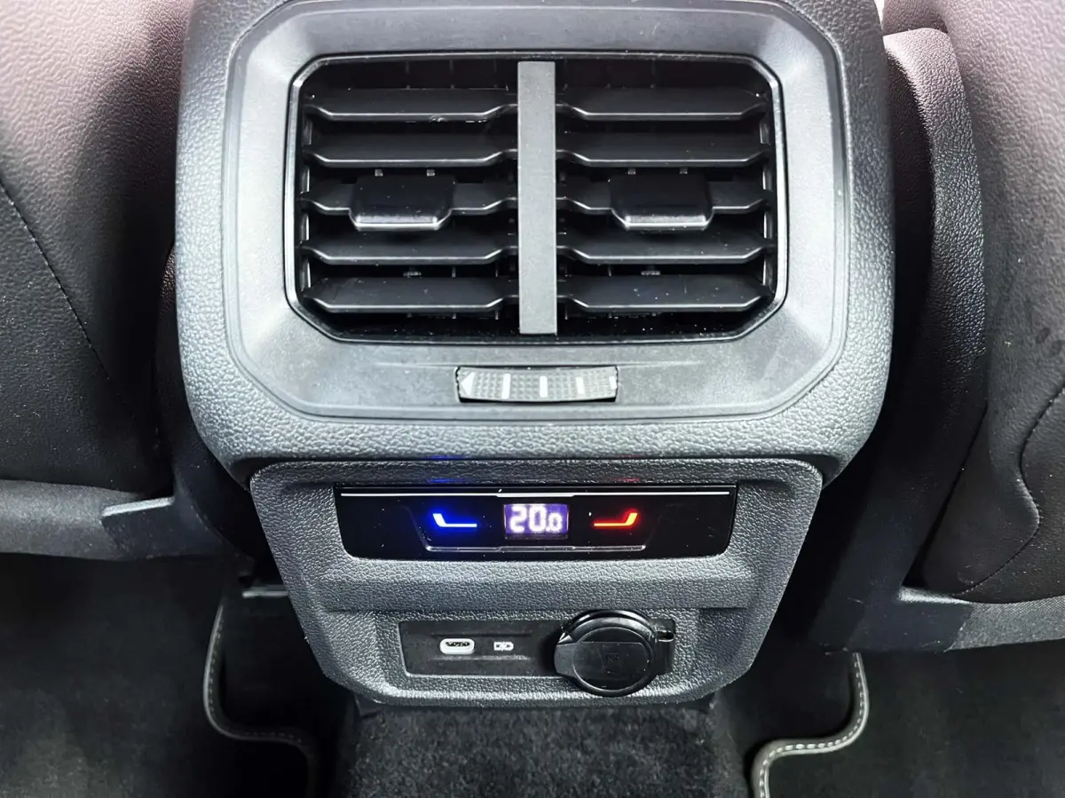 1.4 TSI eHybrid 245pk DSG R-Line Business | SoH 96% | Trekhaak | Navigatie