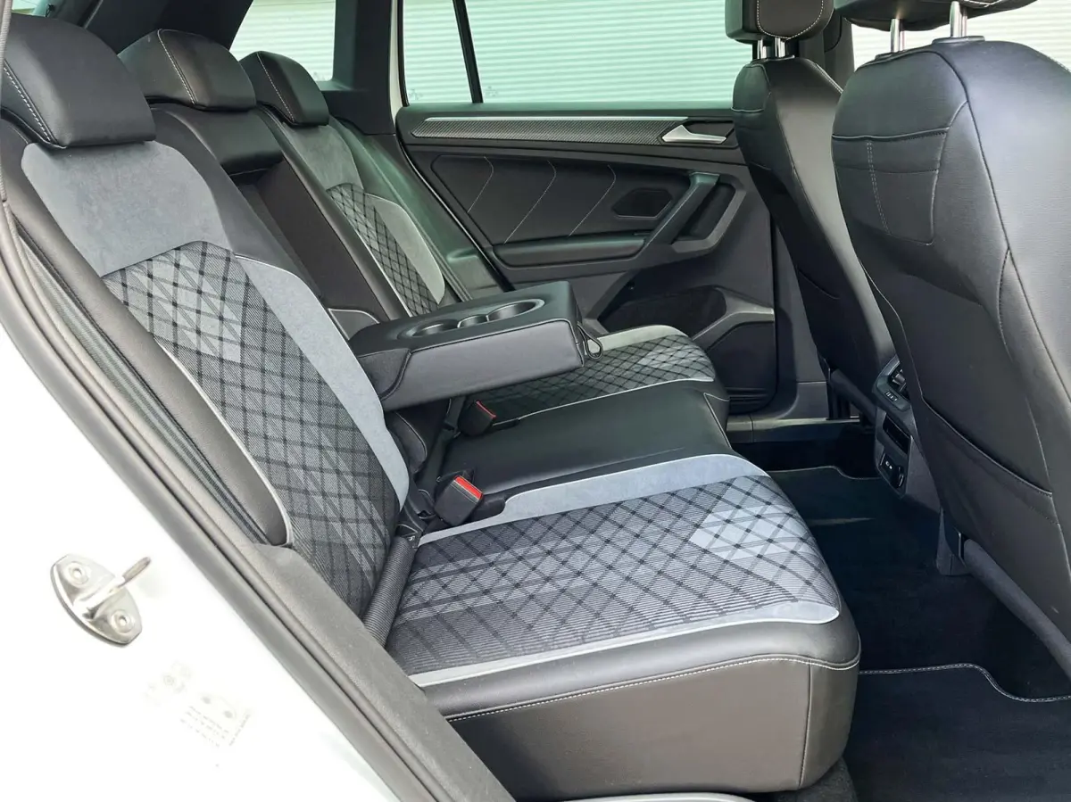 1.4 TSI eHybrid 245pk DSG R-Line Business | SoH 96% | Trekhaak | Navigatie