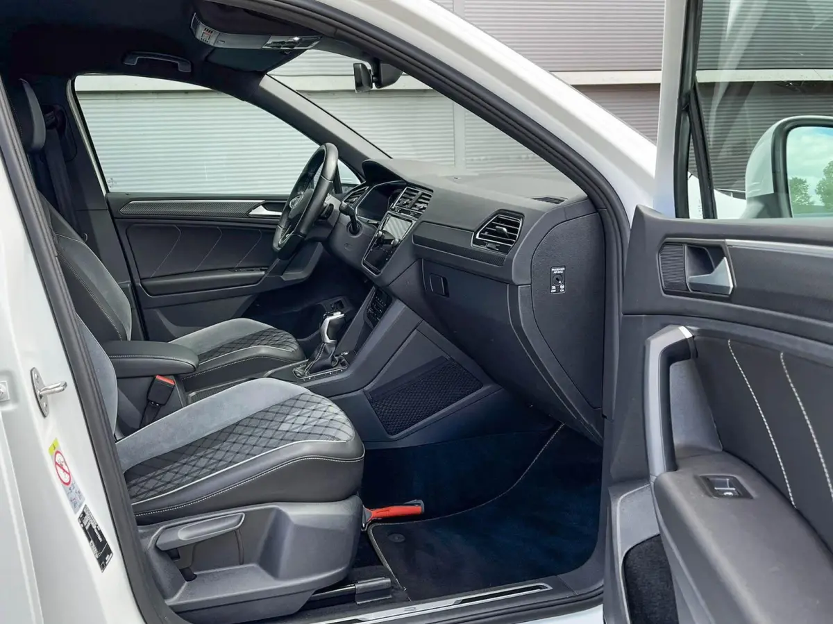 1.4 TSI eHybrid 245pk DSG R-Line Business | SoH 96% | Trekhaak | Navigatie
