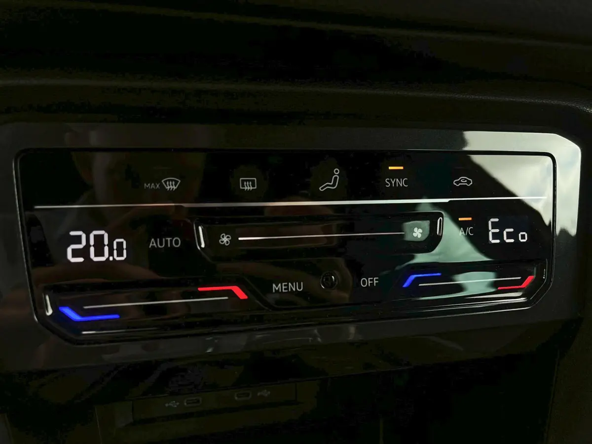 1.4 TSI eHybrid 245pk DSG R-Line Business | SoH 96% | Trekhaak | Navigatie