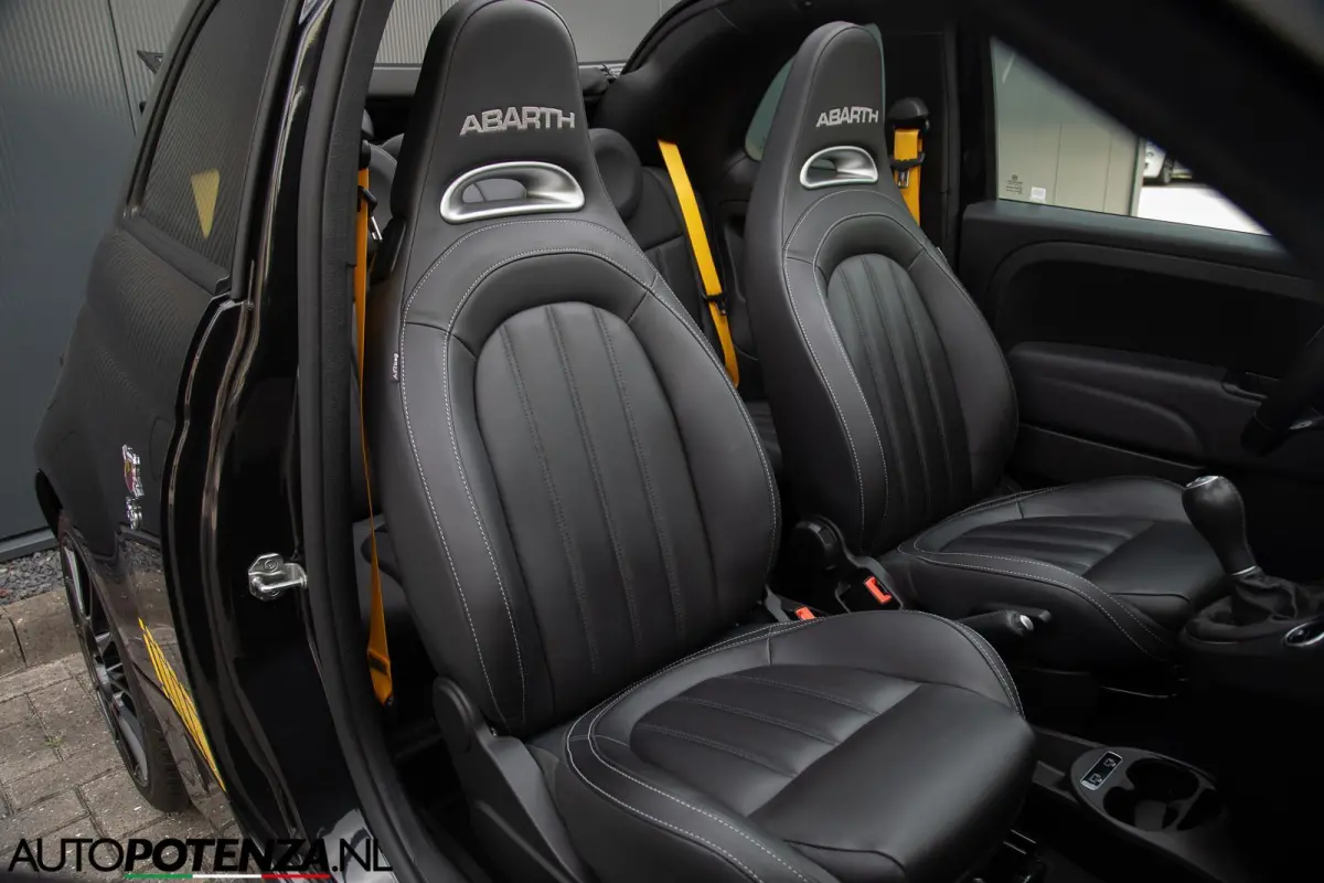 1.4 T-Jet Fiat 500 145PK Leder Carplay 17"