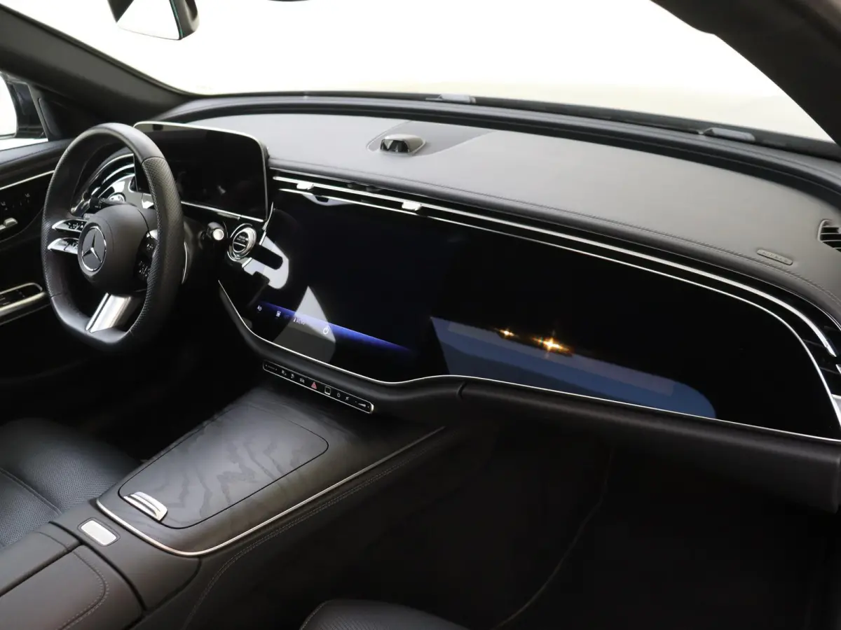 300 e Sport Edition / Panoramadak/ SUPERSCREEN/ Leder/ Stoelverwarming- & Ventilatie