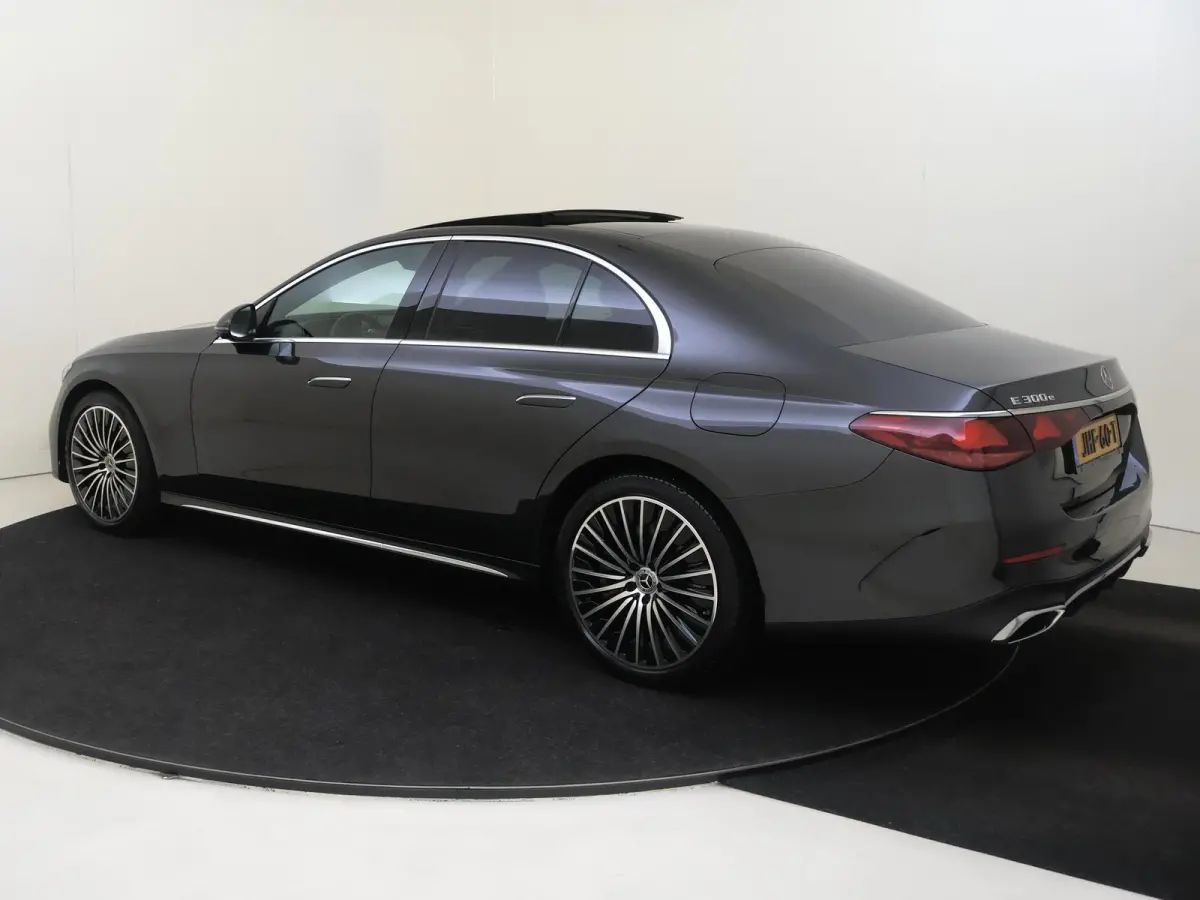 300 e Sport Edition / Panoramadak/ SUPERSCREEN/ Leder/ Stoelverwarming- & Ventilatie