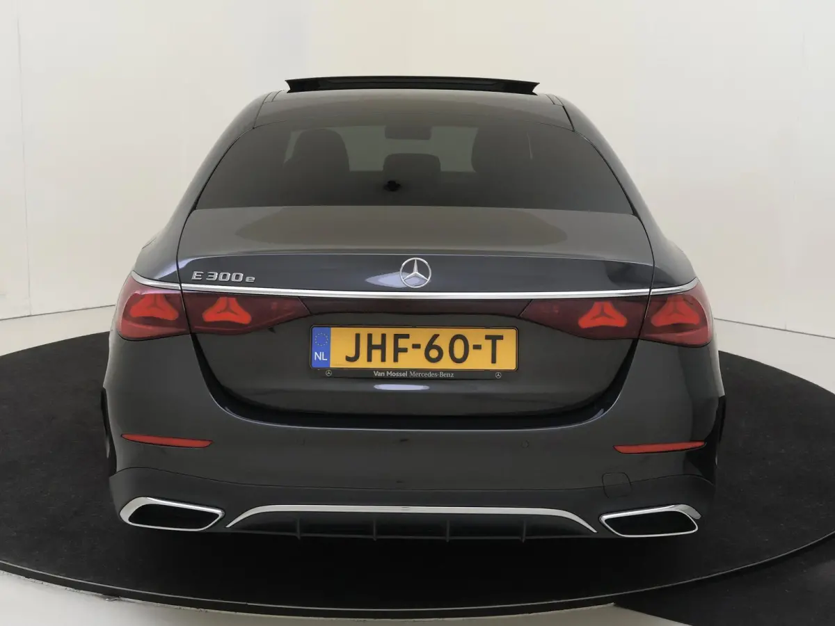 300 e Sport Edition / Panoramadak/ SUPERSCREEN/ Leder/ Stoelverwarming- & Ventilatie