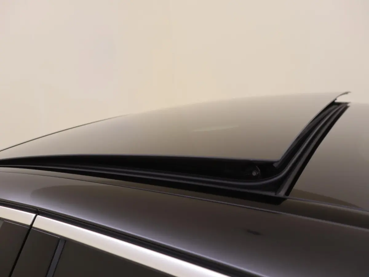 300 e Sport Edition / Panoramadak/ SUPERSCREEN/ Leder/ Stoelverwarming- & Ventilatie