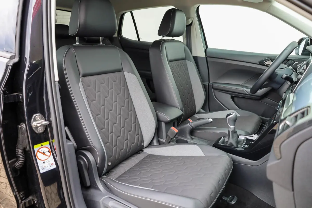 1.0 TSI 95pk Life Edition | Navigatie | Adaptieve Cruise Control | Parkeersensoren