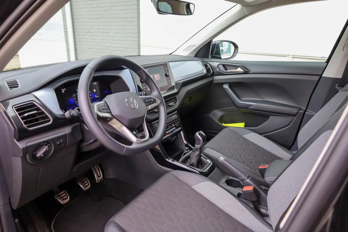 1.0 TSI 95pk Life Edition | Navigatie | Adaptieve Cruise Control | Parkeersensoren