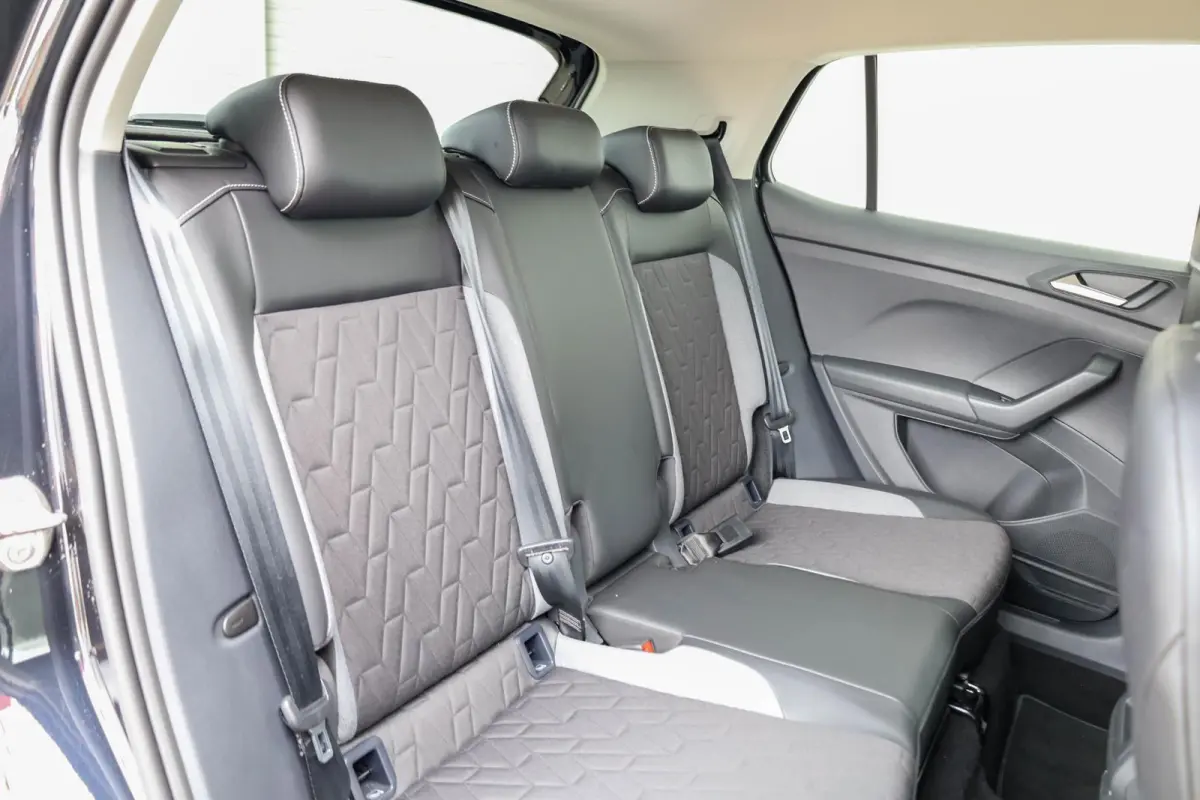1.0 TSI 95pk Life Edition | Navigatie | Adaptieve Cruise Control | Parkeersensoren