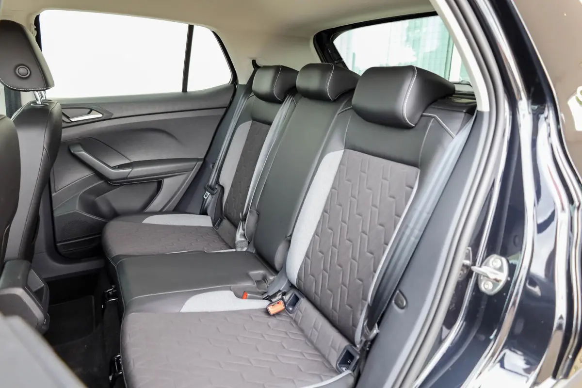 1.0 TSI 95pk Life Edition | Navigatie | Adaptieve Cruise Control | Parkeersensoren