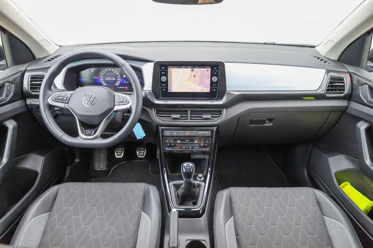 1.0 TSI 95pk Life Edition | Navigatie | Adaptieve Cruise Control | Parkeersensoren