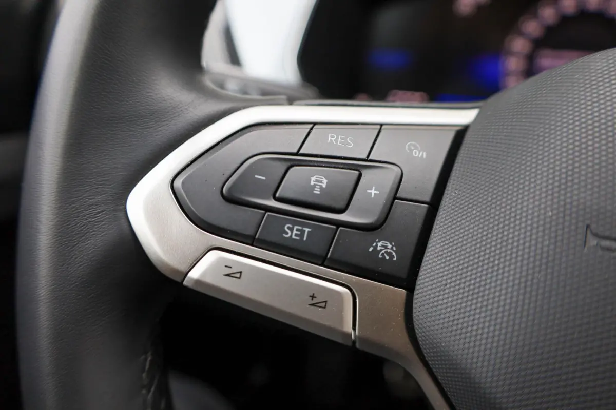 1.0 TSI 95pk Life Edition | Navigatie | Adaptieve Cruise Control | Parkeersensoren