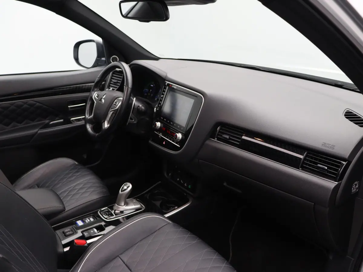 2.4 PHEV Instyle | Leder | Panorama dak | Stoelverwarming | Trekhaak |
