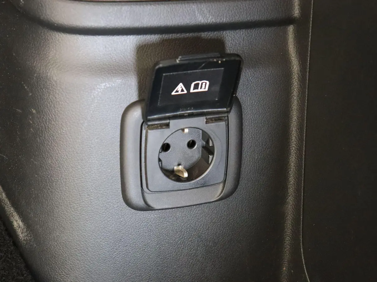 2.4 PHEV Instyle | Leder | Panorama dak | Stoelverwarming | Trekhaak |