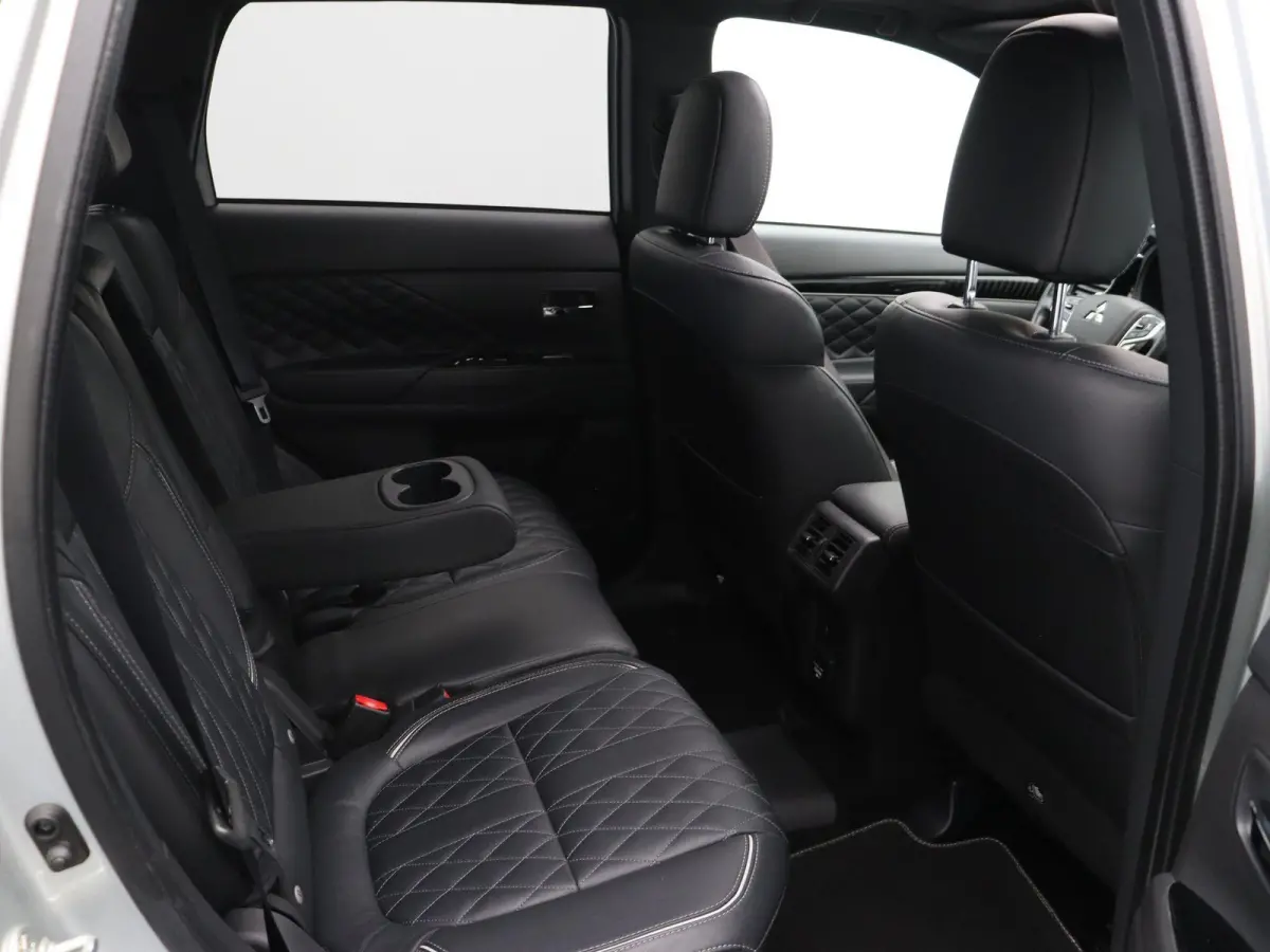2.4 PHEV Instyle | Leder | Panorama dak | Stoelverwarming | Trekhaak |