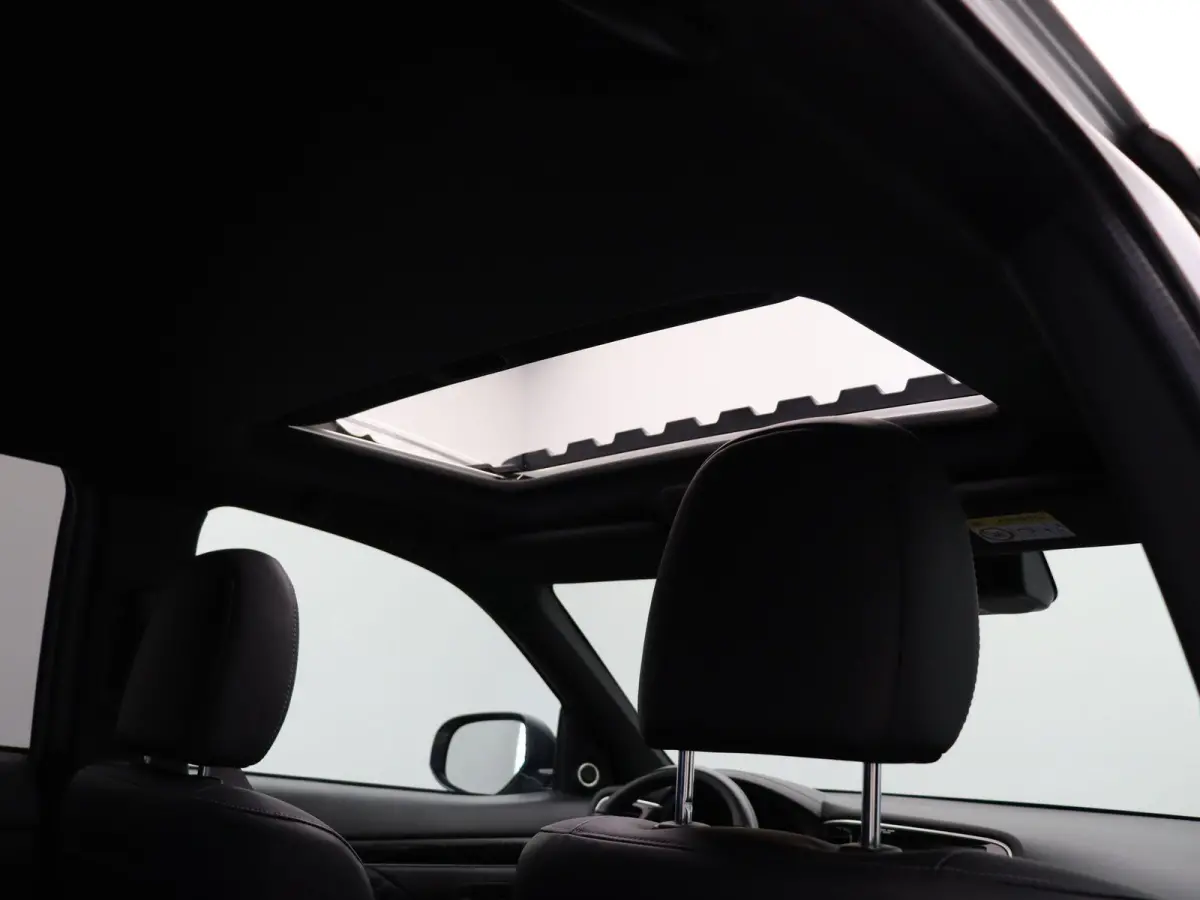 2.4 PHEV Instyle | Leder | Panorama dak | Stoelverwarming | Trekhaak |