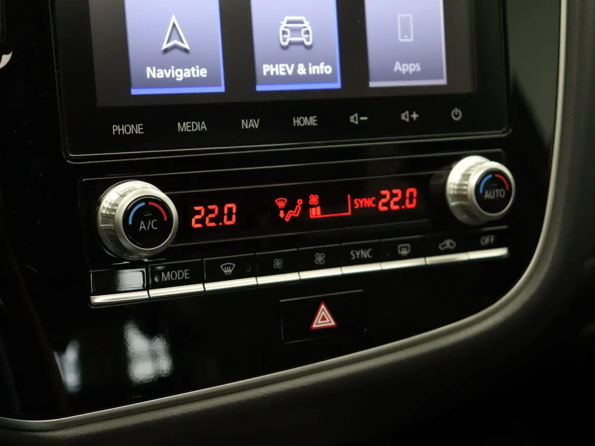 2.4 PHEV Instyle | Leder | Panorama dak | Stoelverwarming | Trekhaak |