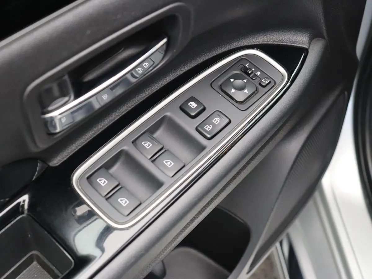 2.4 PHEV Instyle | Leder | Panorama dak | Stoelverwarming | Trekhaak |