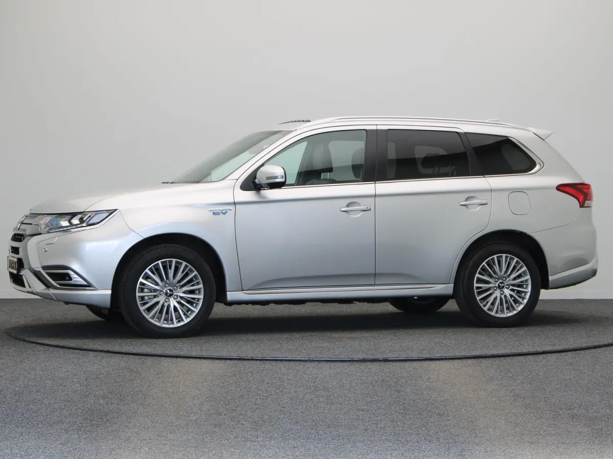 2.4 PHEV Instyle | Leder | Panorama dak | Stoelverwarming | Trekhaak |