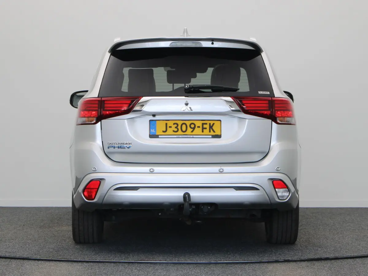 2.4 PHEV Instyle | Leder | Panorama dak | Stoelverwarming | Trekhaak |