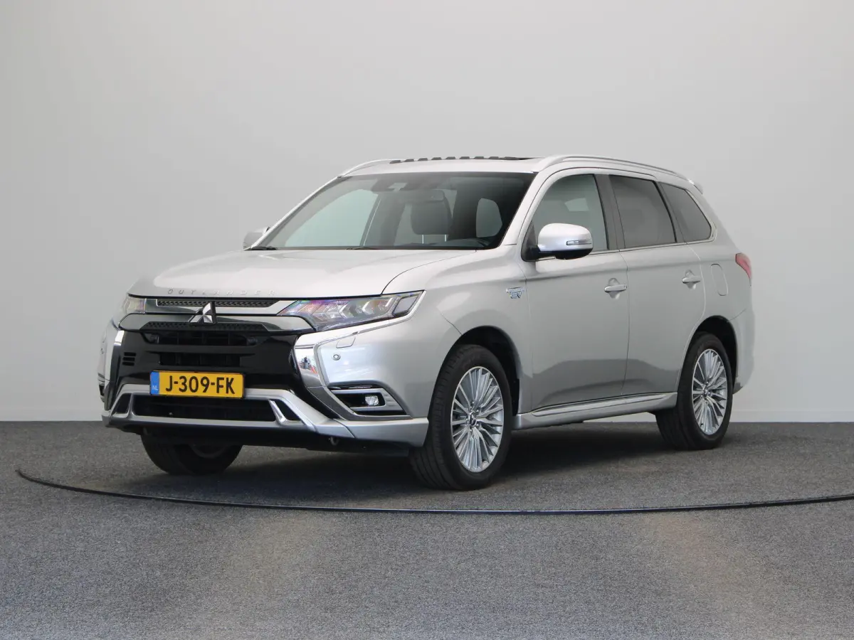 2.4 PHEV Instyle | Leder | Panorama dak | Stoelverwarming | Trekhaak |