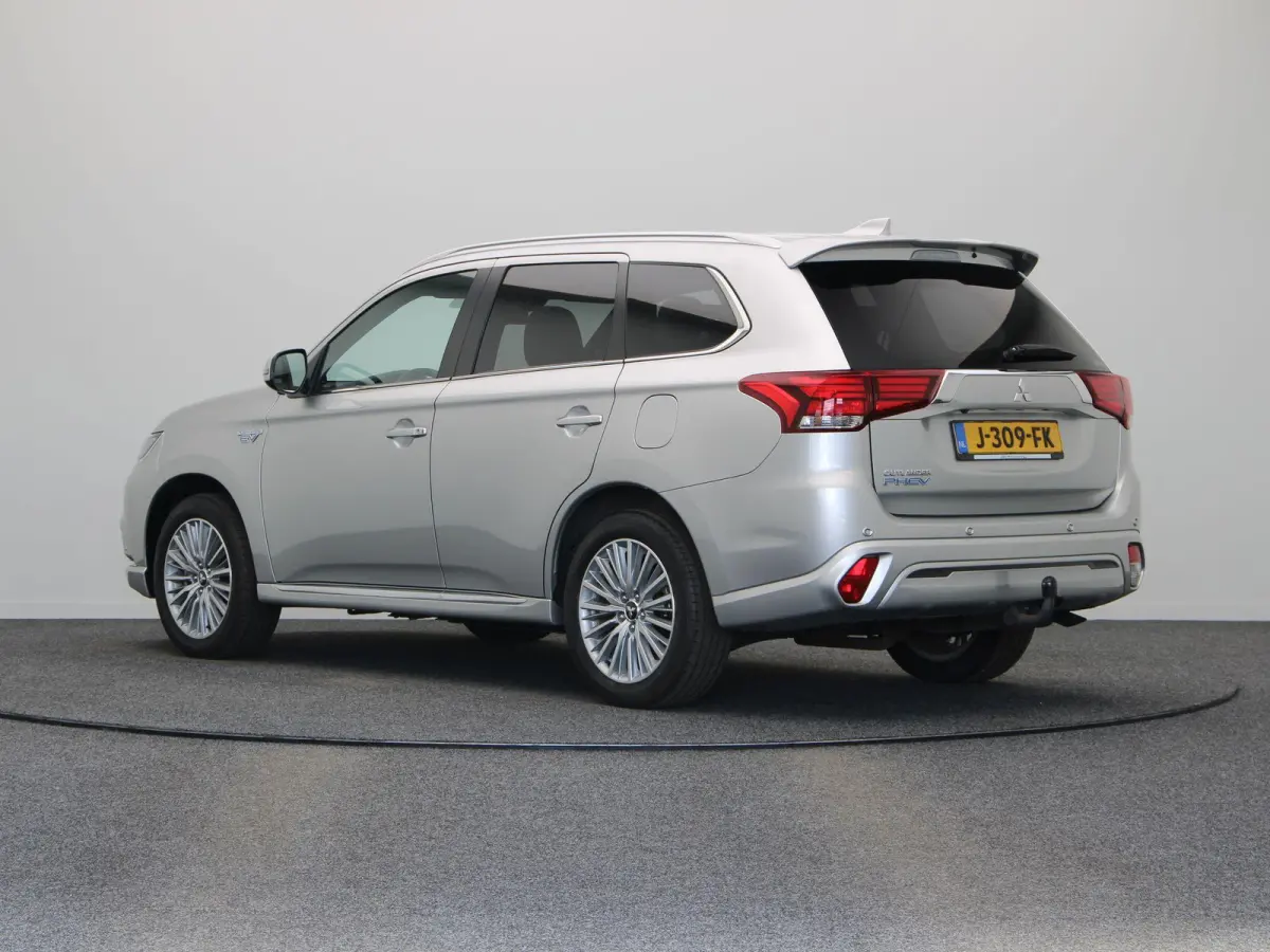 2.4 PHEV Instyle | Leder | Panorama dak | Stoelverwarming | Trekhaak |