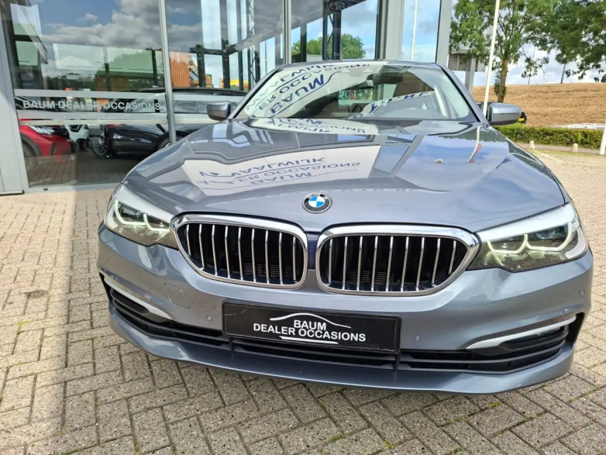 520I AUTOMAAT 184PK EXECUTIVE EDITION NAVI LMV PDC-CAMERA