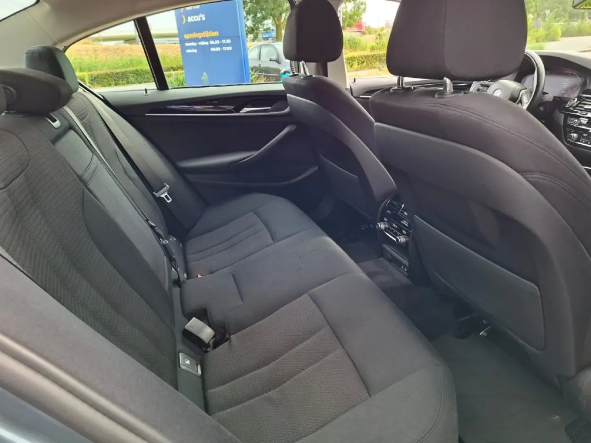 520I AUTOMAAT 184PK EXECUTIVE EDITION NAVI LMV PDC-CAMERA
