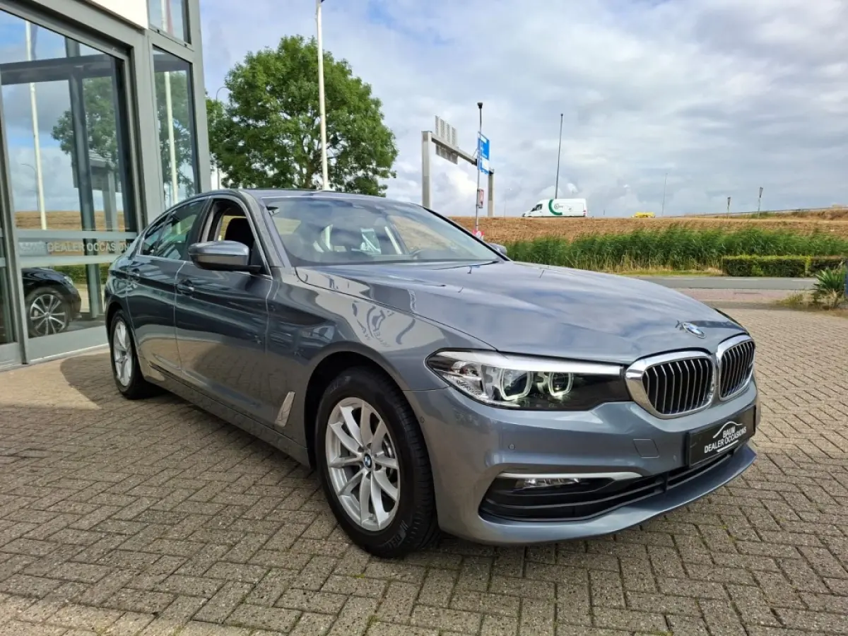 520I AUTOMAAT 184PK EXECUTIVE EDITION NAVI LMV PDC-CAMERA